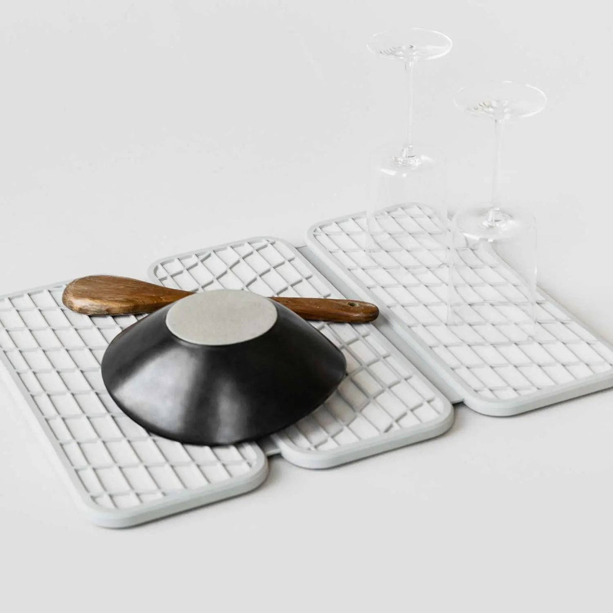 Dorai Home Dish Pad - Collapsible Kitchen Drying Mat - Wrapped in Silicone Webbing to Protect Dishes - Product image 1